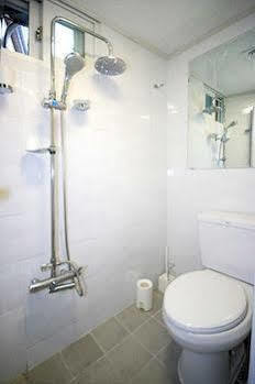 Crib 49 Guesthouse - Foreigner Only Seul Zewnętrze zdjęcie